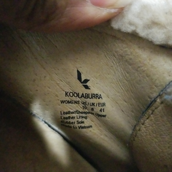 koolaburra by ugg wedge fringe boot Size 10. Boot is used and in good condition. - Picture 3 of 13